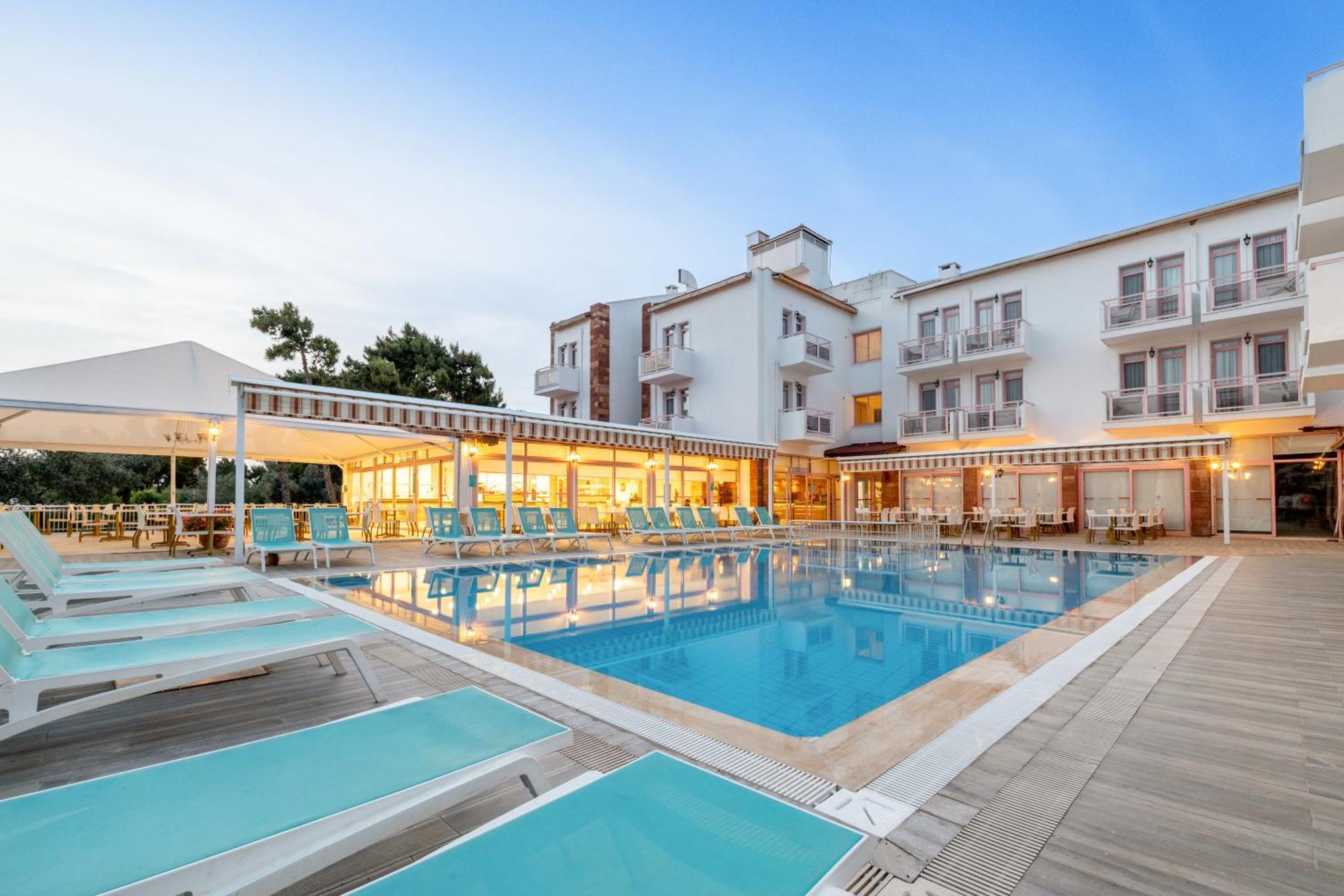 Hanedan Beach Hotel Foça Extérieur photo