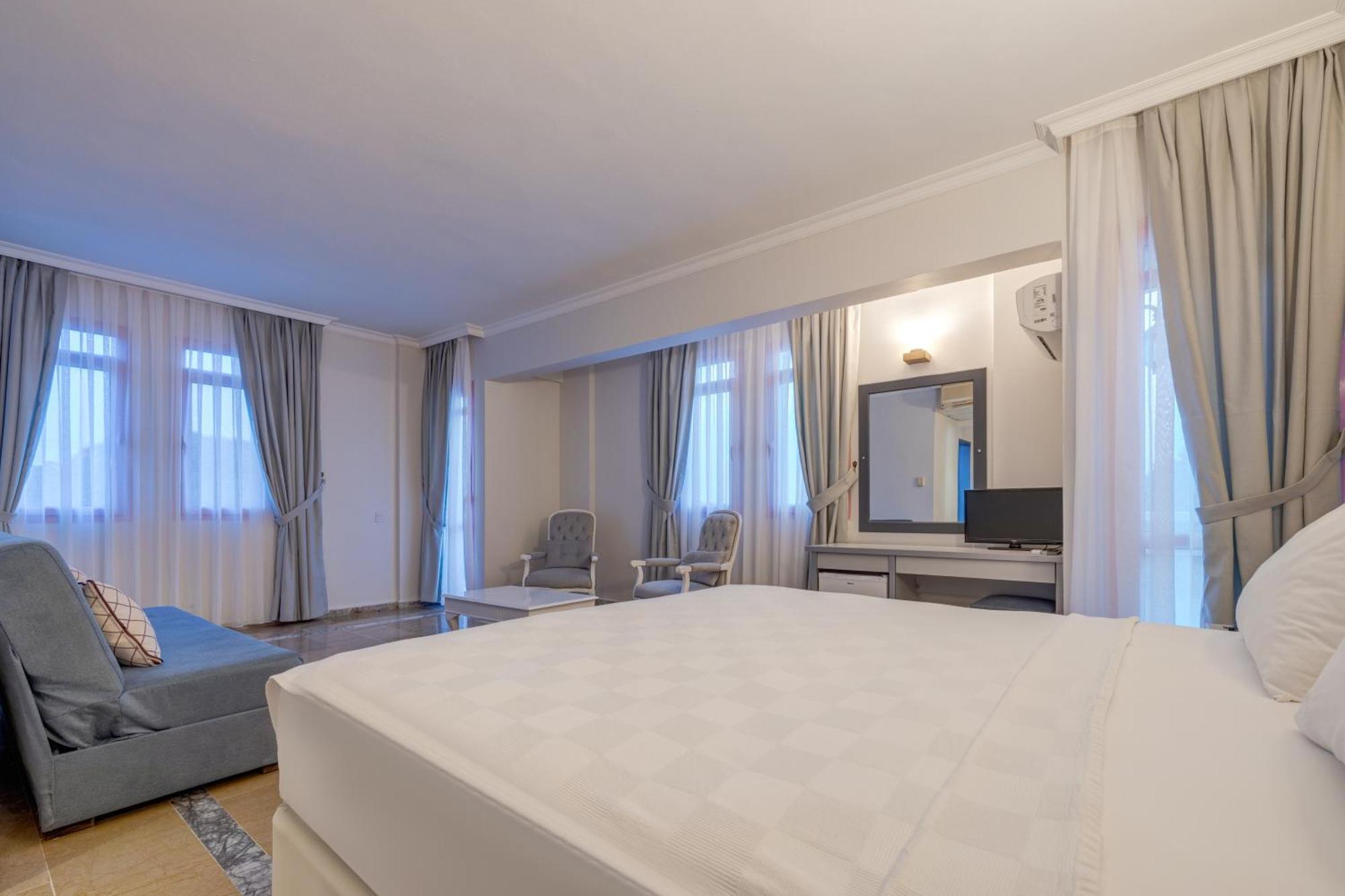 Hanedan Beach Hotel Foça Extérieur photo