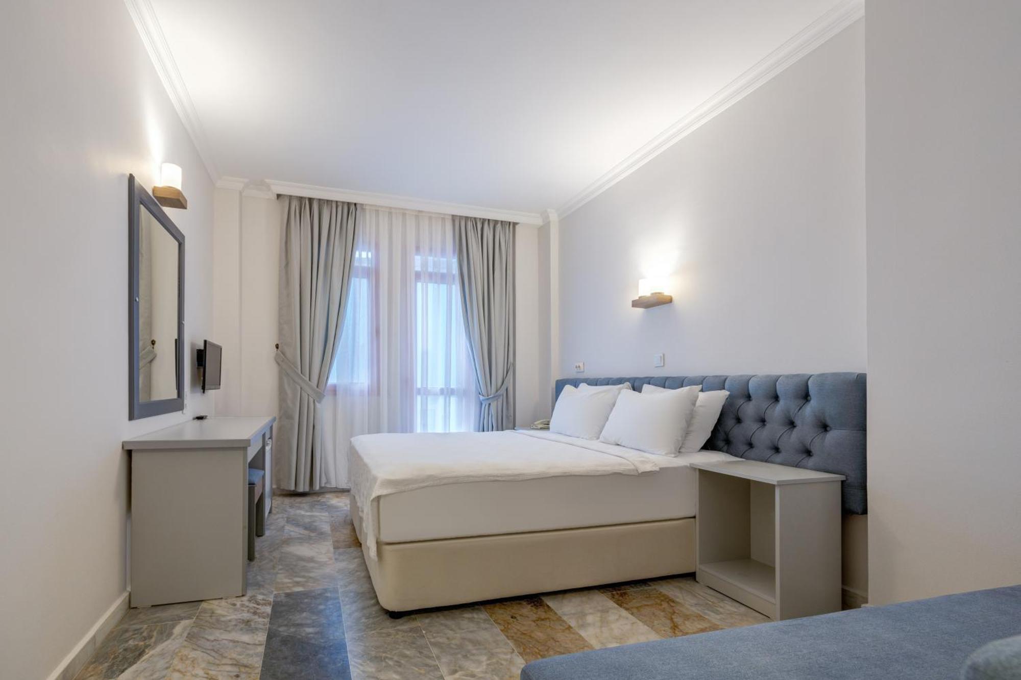 Hanedan Beach Hotel Foça Extérieur photo