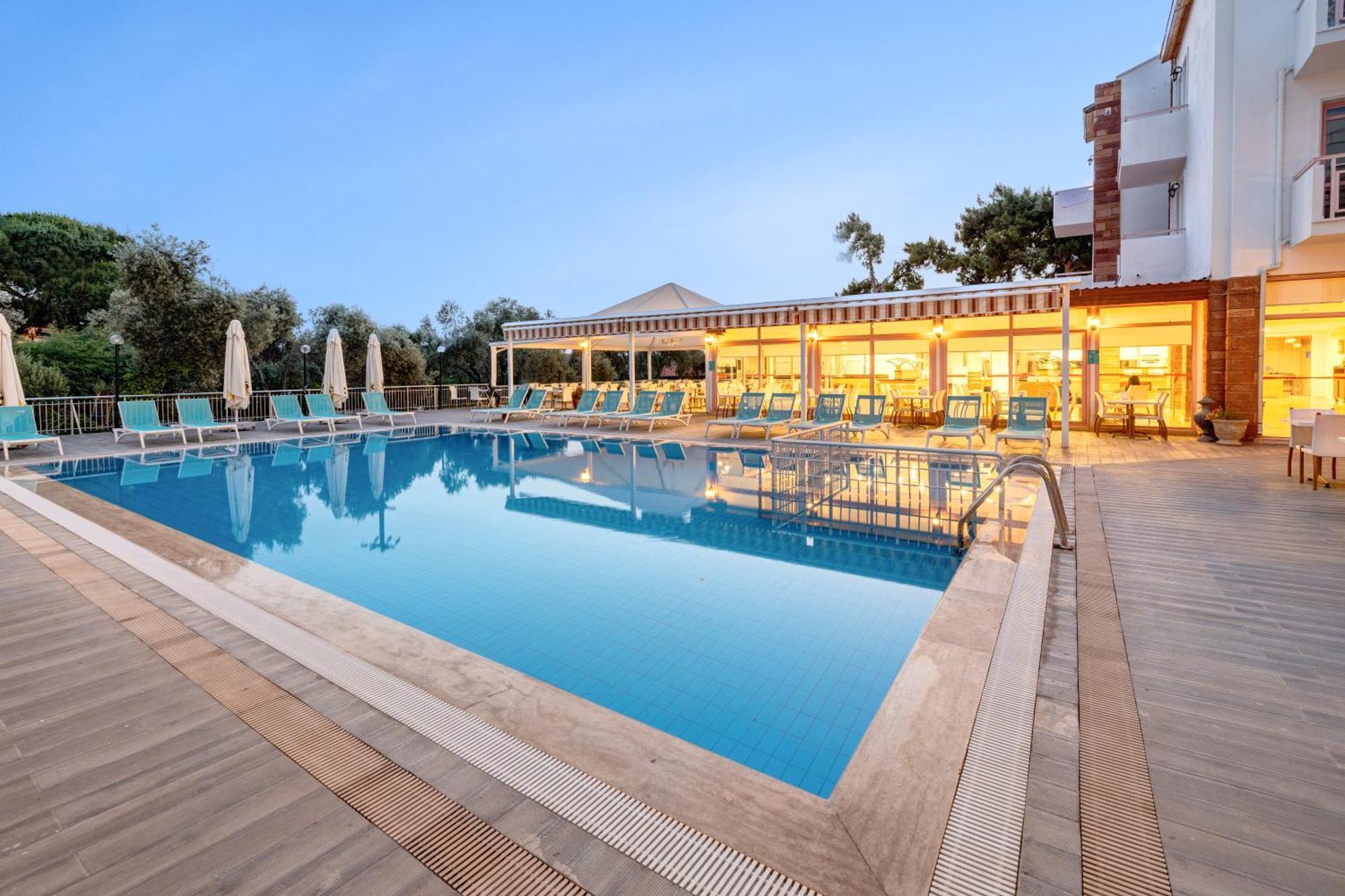 Hanedan Beach Hotel Foça Extérieur photo