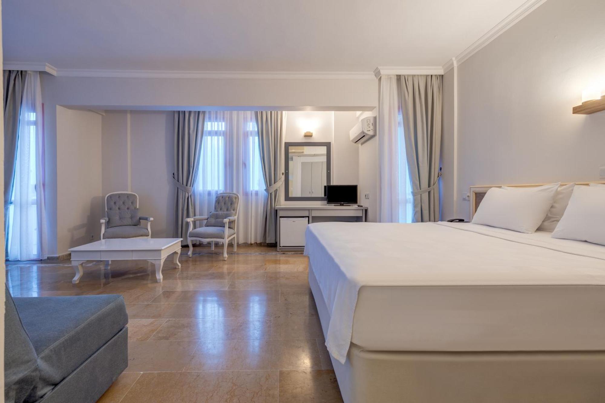 Hanedan Beach Hotel Foça Extérieur photo