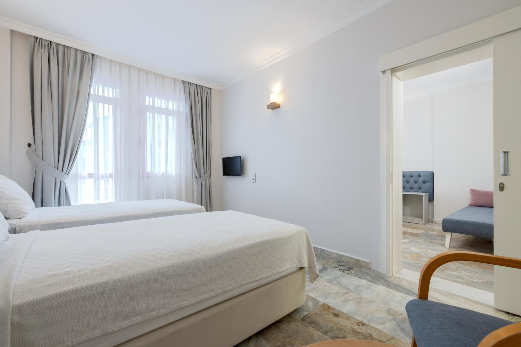 Hanedan Beach Hotel Foça Extérieur photo