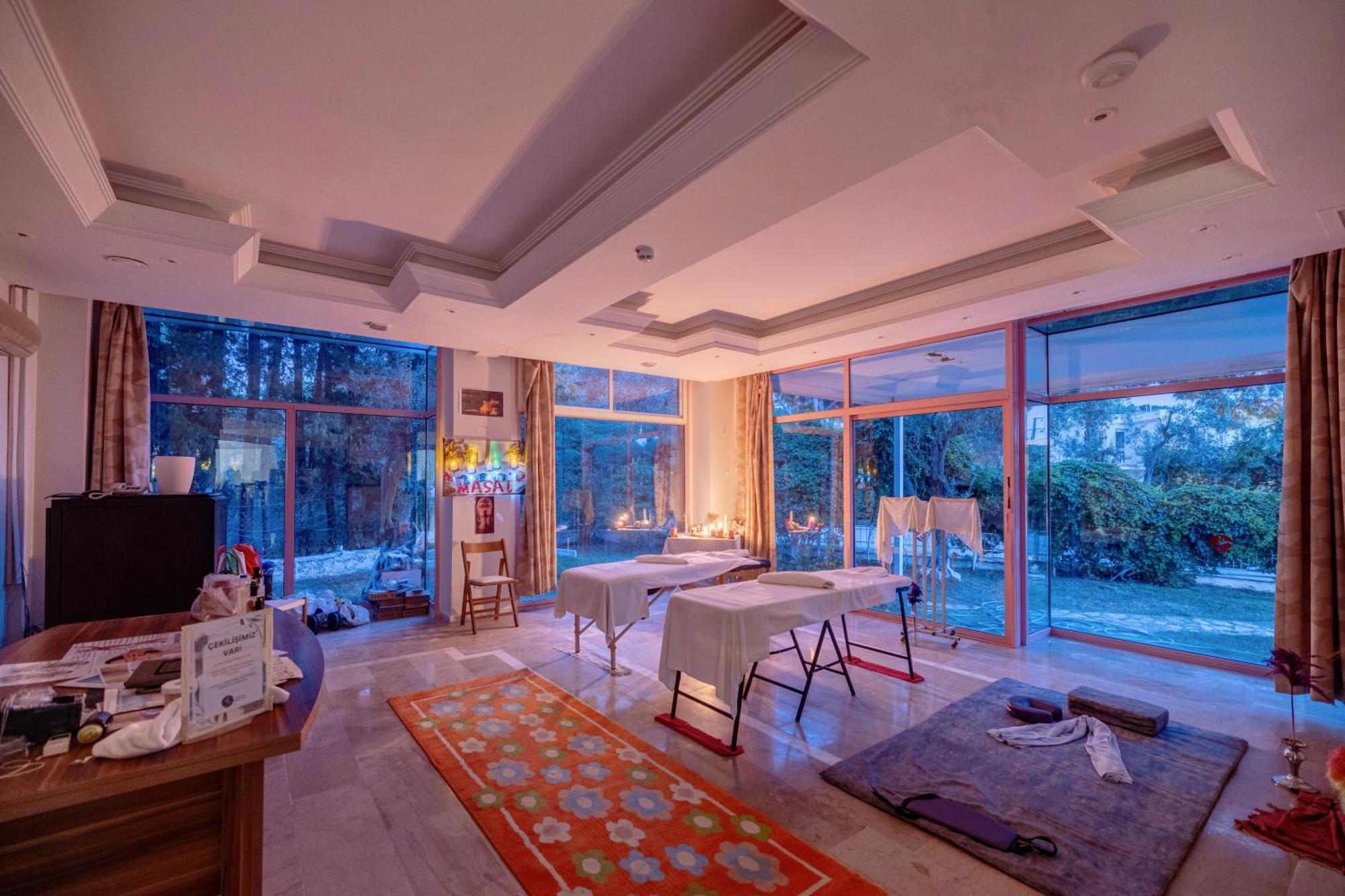 Hanedan Beach Hotel Foça Extérieur photo