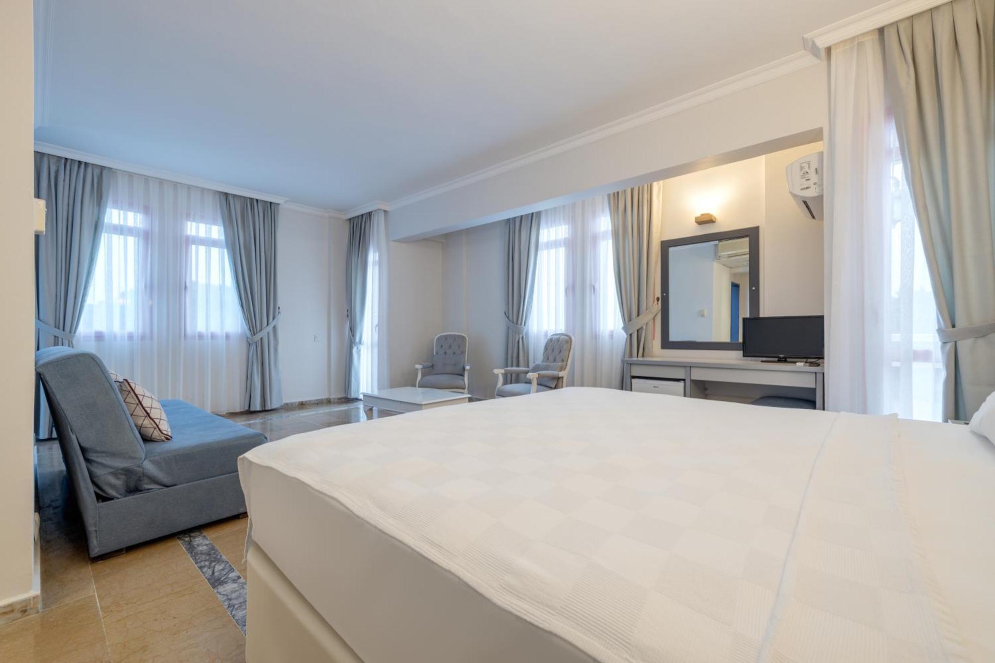 Hanedan Beach Hotel Foça Extérieur photo