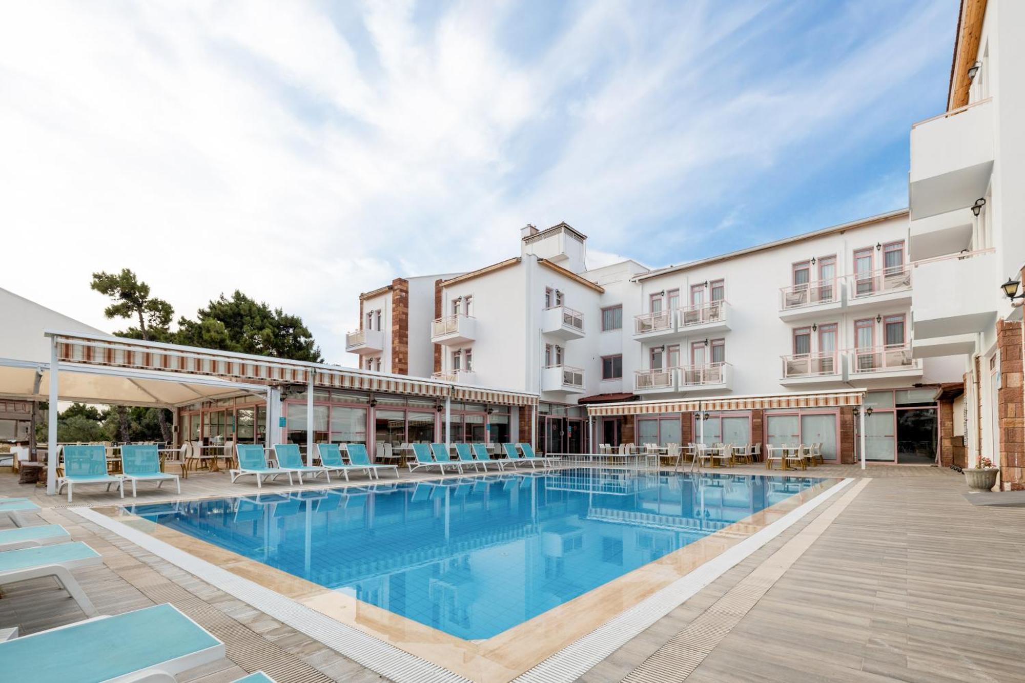 Hanedan Beach Hotel Foça Extérieur photo