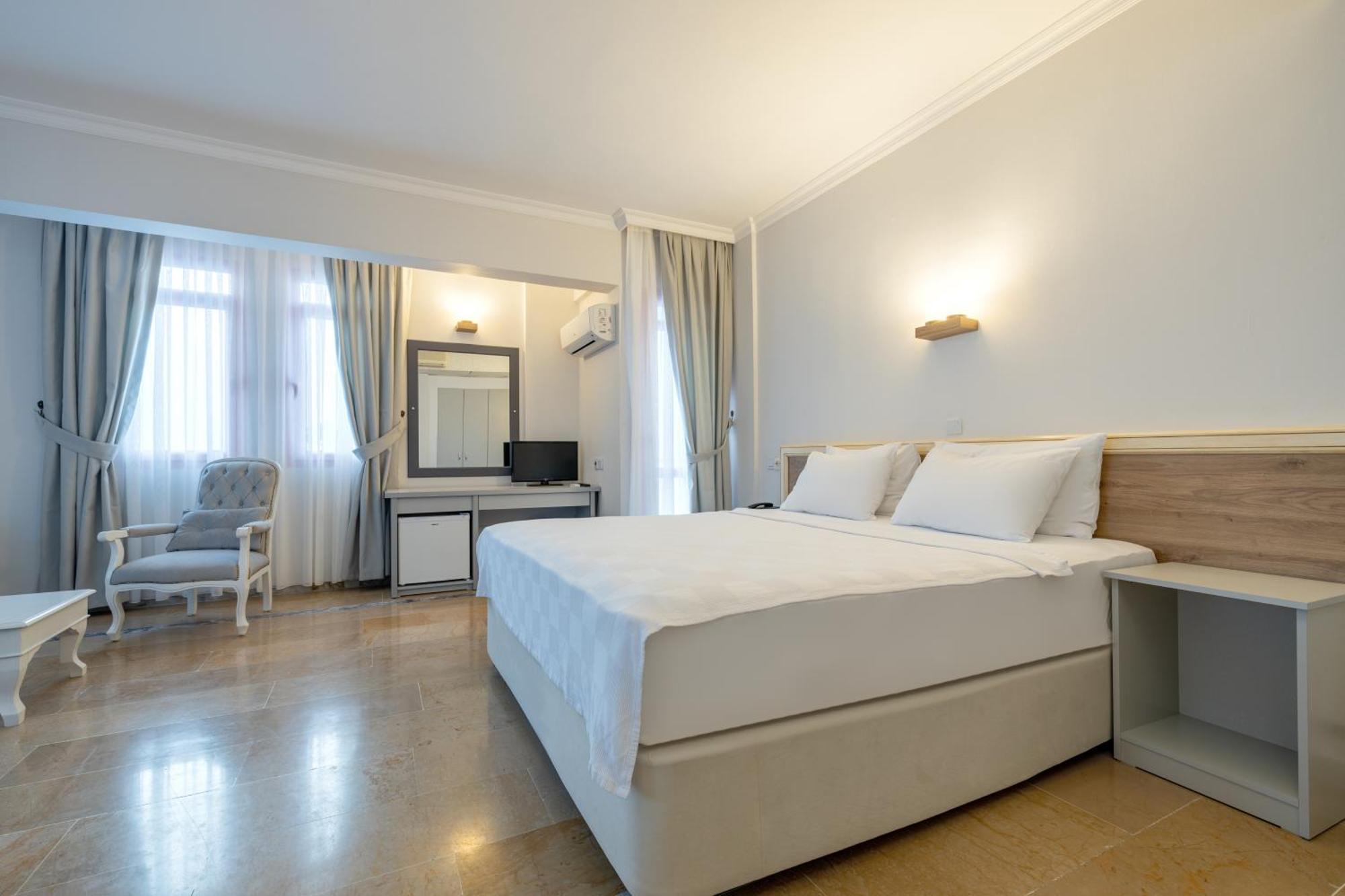 Hanedan Beach Hotel Foça Extérieur photo