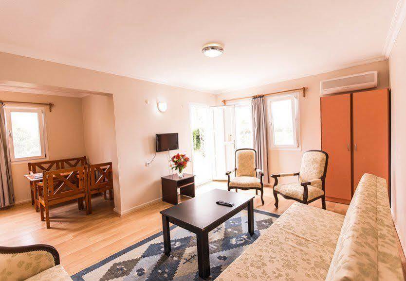 Hanedan Beach Hotel Foça Extérieur photo