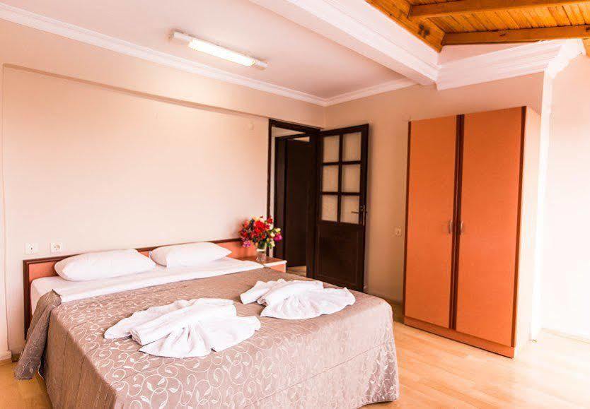 Hanedan Beach Hotel Foça Extérieur photo