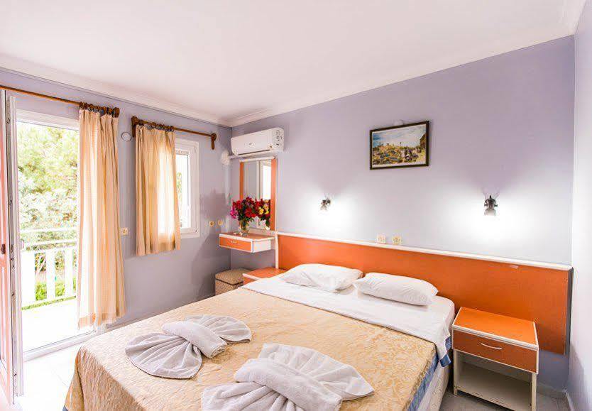 Hanedan Beach Hotel Foça Extérieur photo