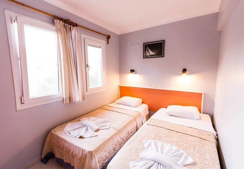 Hanedan Beach Hotel Foça Extérieur photo